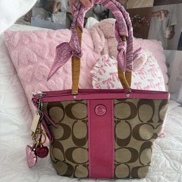 Coach Handbags - Y2K Coach Pink and Brown monogram purse/bag